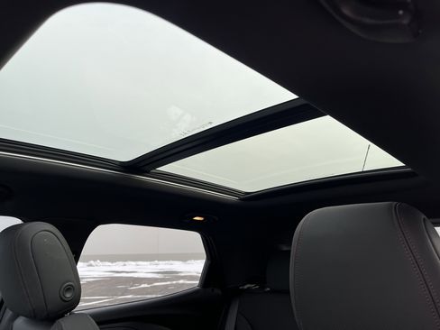 Used 2023 Chevrolet TrailBlazer RS w/ Sun and Liftgate Package image 32