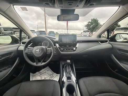Used 2022 Toyota Corolla LE w/ LE Convenience Package FWD image 19