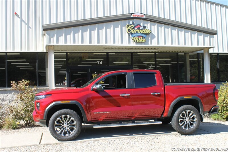 Used 2026 GMC Canyon Denali AWD/4WD image 3