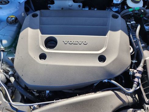 New 2026 Volvo XC40 B5 Plus w/ Protection Package Premier image 19