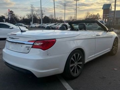 Used 2011 Chrysler 200 S image 5