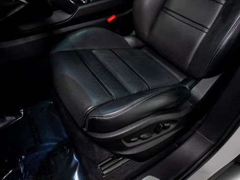 Used 2022 Porsche Cayenne S Platinum image 31