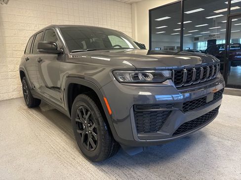 New 2026 Jeep Grand Cherokee Altitude AWD/4WD image 7