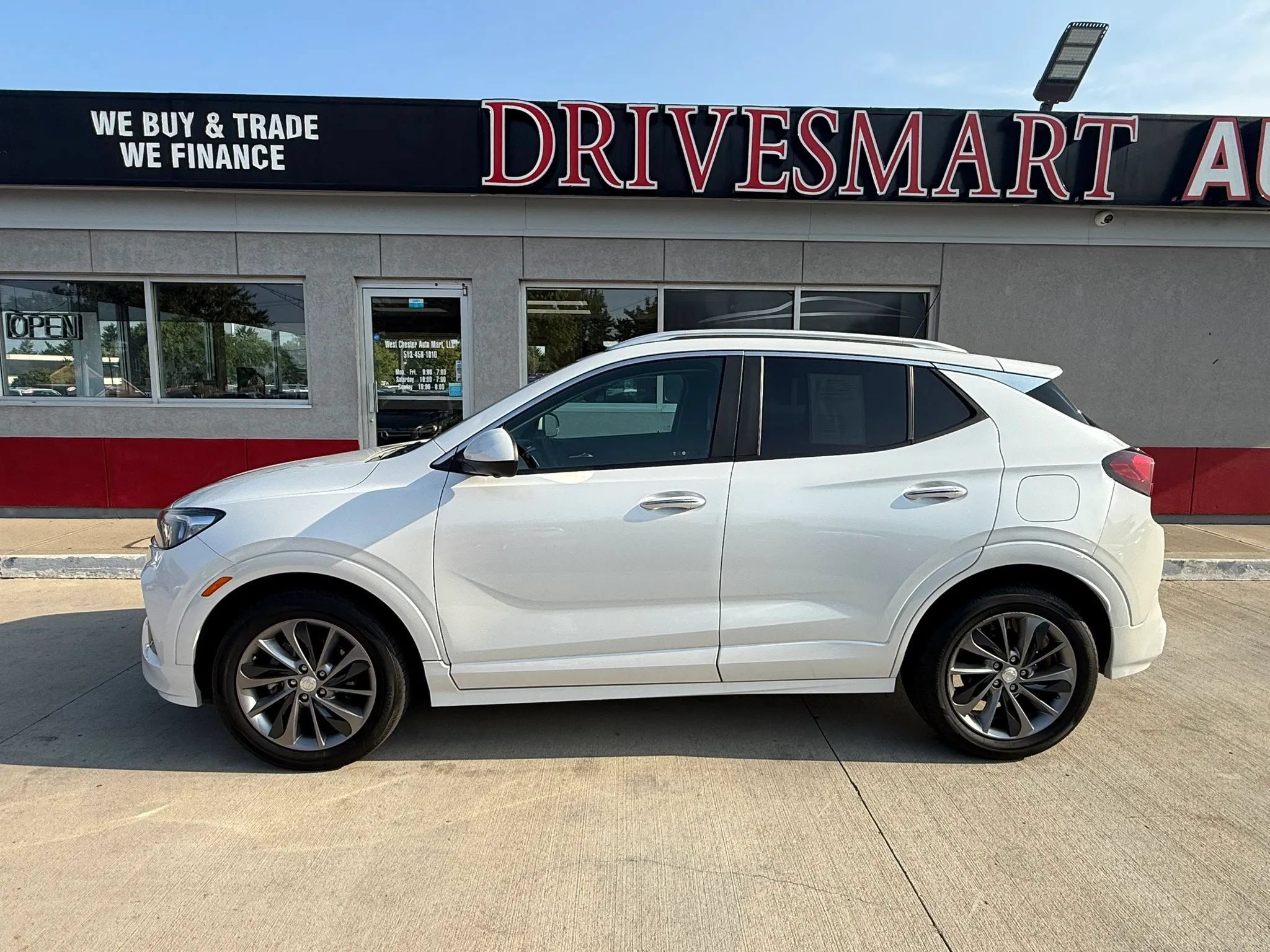 Used 2021 Buick Encore GX Select w/ Advanced Technology Package FWD image 5