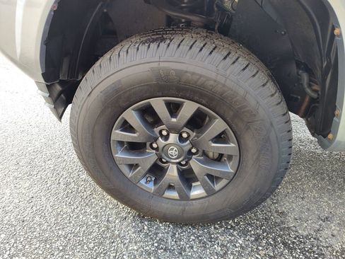 Used 2021 Toyota Tacoma TRD Sport image 22