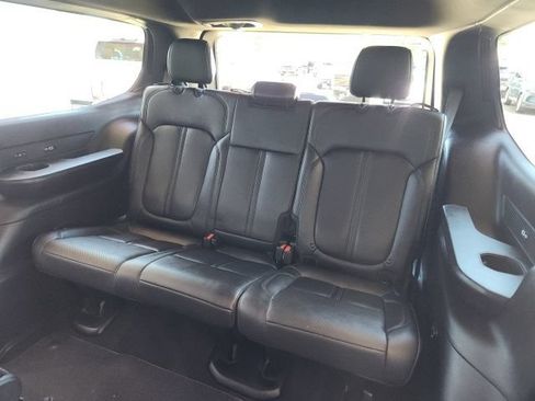 Used 2022 Jeep Wagoneer Series III AWD/4WD image 22
