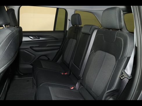 Used 2024 Jeep Grand Cherokee Laredo X w/ Luxury Tech Group I image 18