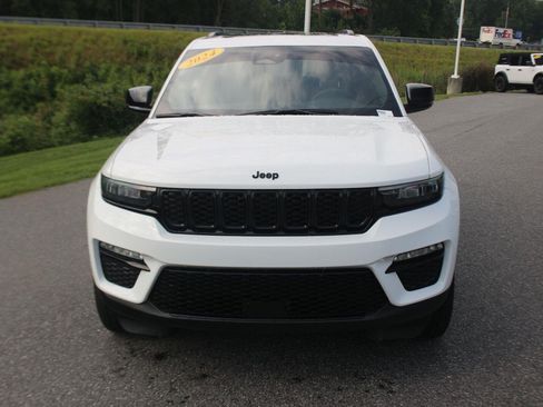 Used 2024 Jeep Grand Cherokee Limited w/ Black Appearance Package AWD/4WD image 3