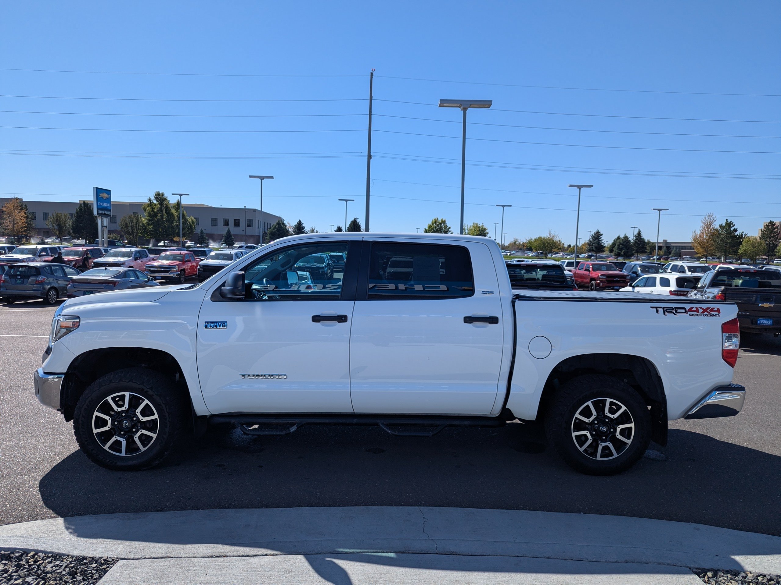 Used 2018 Toyota Tundra SR5 w/ TRD Off Road Package AWD/4WD image 8