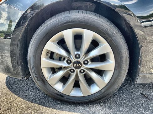Used 2017 Kia Optima LX w/ Option Group 014 FWD image 18