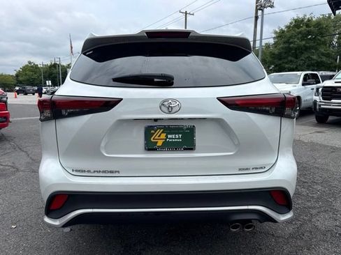 Used 2024 Toyota Highlander XSE AWD/4WD image 17