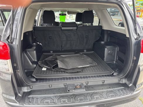 Used 2012 Toyota 4Runner SR5 w/ Convenience Pkg AWD/4WD image 5