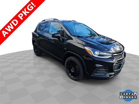 Certified 2021 Chevrolet Trax LT w/ Midnight Edition image 2
