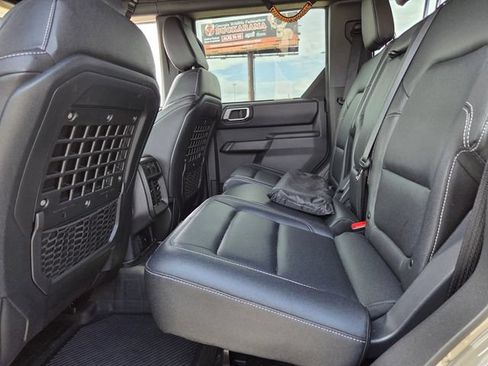 Used 2025 Ford Bronco Badlands w/ Sasquatch Package AWD/4WD image 6