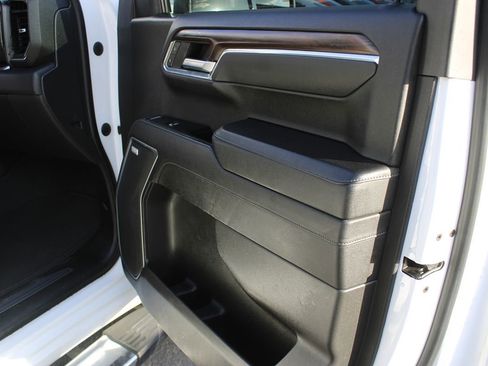 Used 2023 GMC Sierra 1500 SLT w/ SLT Premium Package image 45