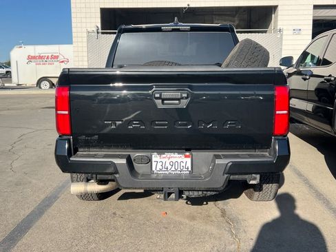 Used 2025 Toyota Tacoma TRD Off-Road image 7