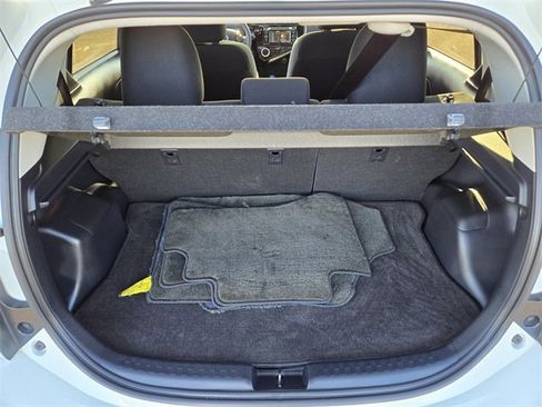 Certified 2018 Toyota Prius C Three image 14