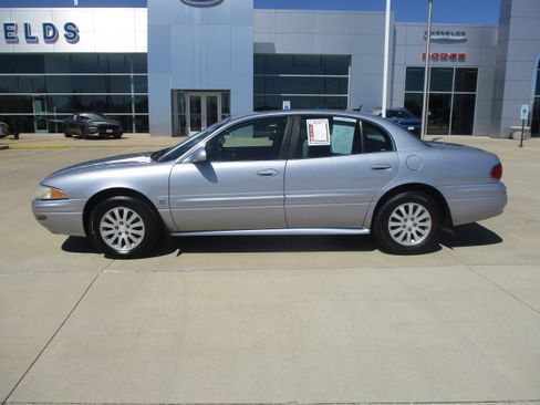Used 2005 Buick Le Sabre Custom w/ Wheel And Sound Package FWD image 2