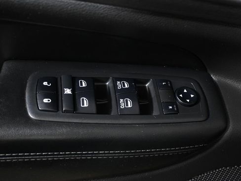 Used 2018 Jeep Grand Cherokee Altitude image 28