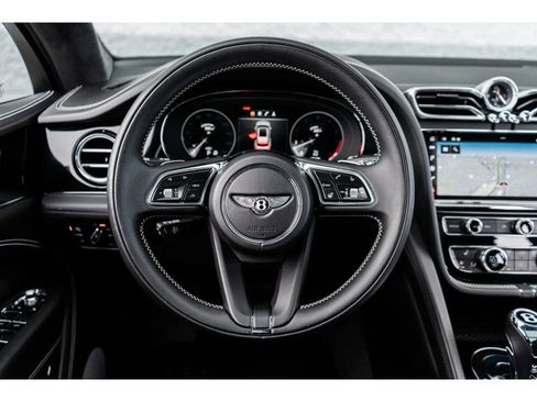 Certified 2022 Bentley Bentayga image 31