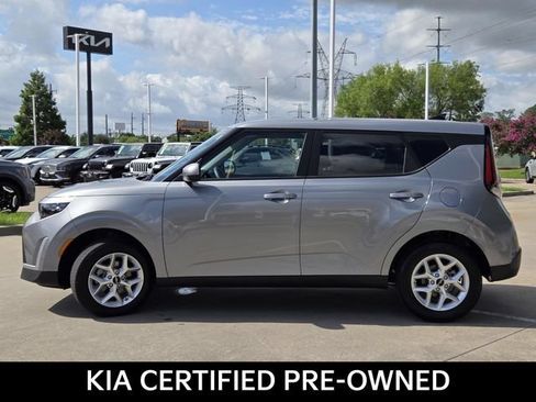 Certified 2025 Kia Soul LX w/ LX Technology Package FWD image 3