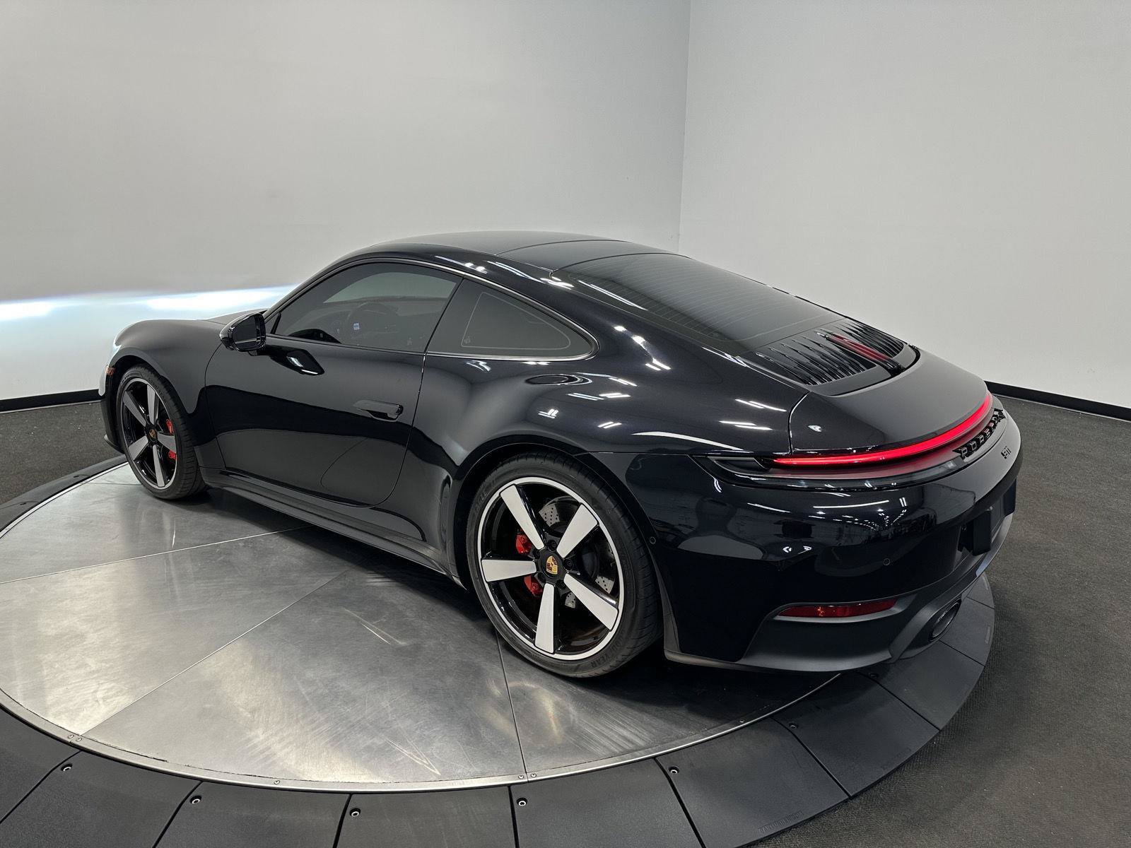 Certified 2025 Porsche 911 Carrera w/ Premium Package RWD image 3