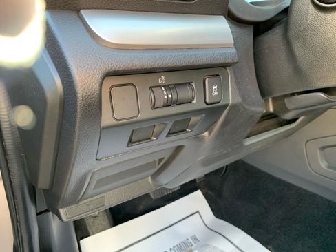 Used 2016 Subaru Forester 2.5i Premium w/ Popular Package #2 image 11