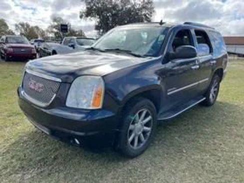 Used 2011 GMC Yukon Denali image 1