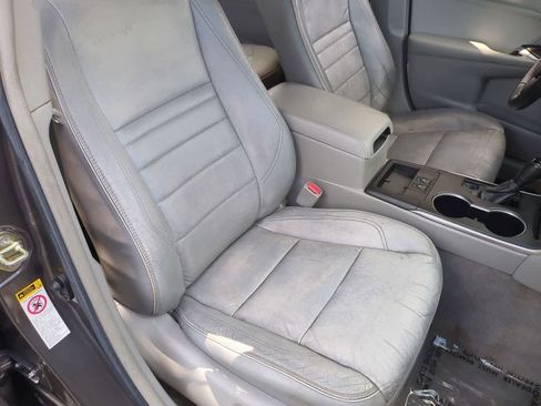 Used 2017 Toyota Camry XLE image 21