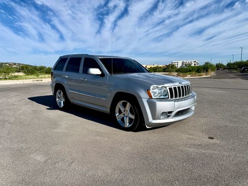 Used 2007 Jeep Grand Cherokee SRT8 w/ SRT Option Group I AWD/4WD image 4