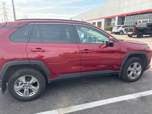 Used 2024 Toyota RAV4 XLE FWD image 4
