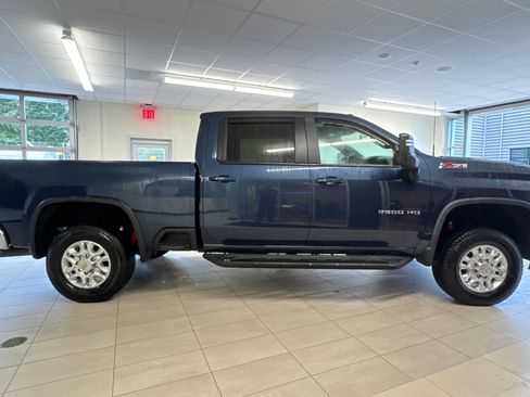 Used 2020 Chevrolet Silverado 2500 LT w/ All Star Edition image 3