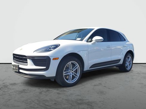 Used 2022 Porsche Macan AWD/4WD image 2