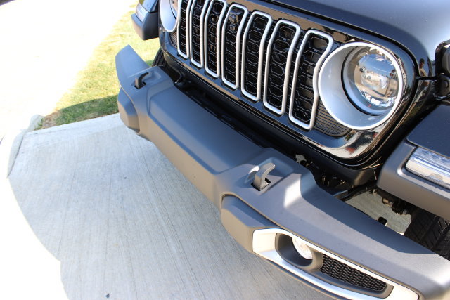 New 2026 Jeep Wrangler Unlimited Sahara AWD/4WD image 10