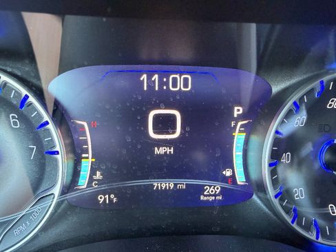 Used 2023 Chrysler Pacifica Limited FWD image 53