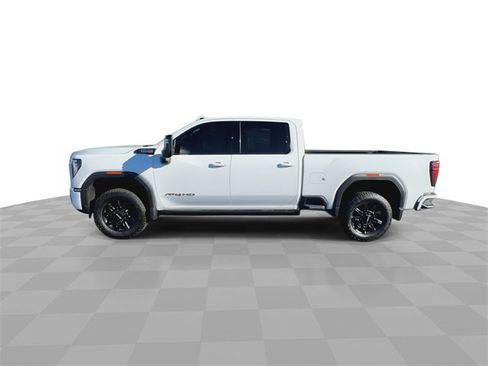Used 2024 GMC Sierra 2500 AT4 w/ AT4 Premium Plus Package image 6