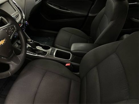 Used 2016 Chevrolet Cruze LT w/ Convenience Package FWD image 10