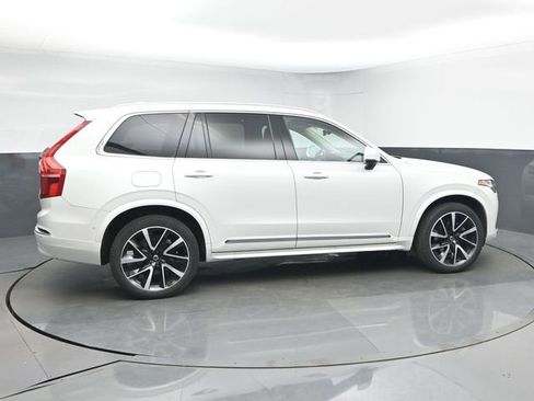 Used 2023 Volvo XC90 B5 Plus w/ Protection Package Premier image 9