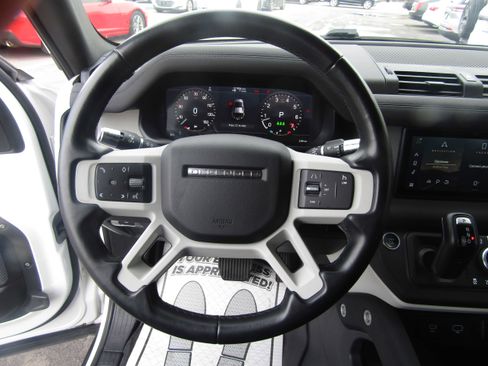 Used 2022 Land Rover Defender 110 X-Dynamic SE image 13