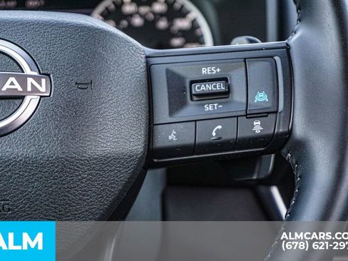 Used 2025 Nissan Rogue SV image 30