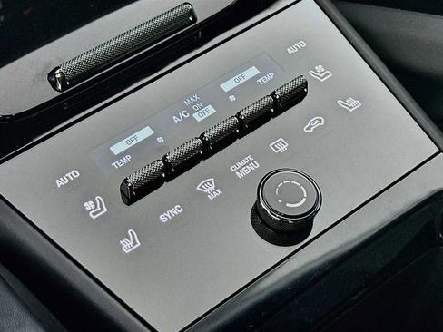 Certified 2026 Porsche Cayenne Coupe AWD/4WD image 21
