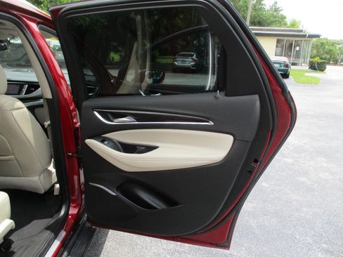 Used 2020 Buick Enclave Essence w/ LPO, Luxury Package FWD image 28