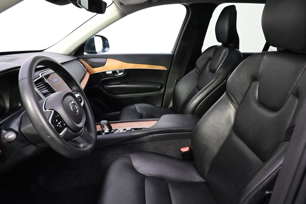 Used 2023 Volvo XC90 T8 Plus AWD/4WD image 13