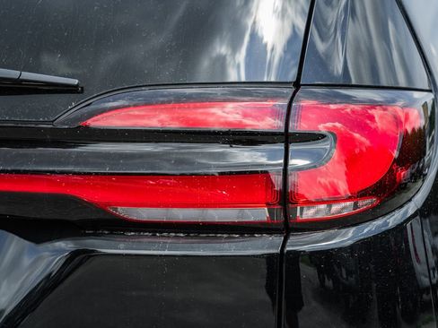 New 2025 Chrysler Pacifica Select image 6