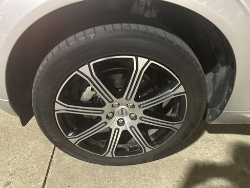 Used 2021 Volvo XC60 T5 Inscription w/ Advanced Package image 5