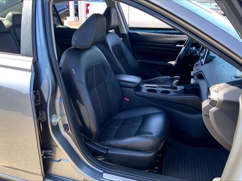 Used 2020 Nissan Altima 2.5 SR FWD image 9