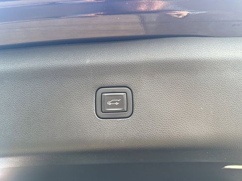 Used 2021 Buick Enclave Avenir w/ Avenir Technology Package image 9