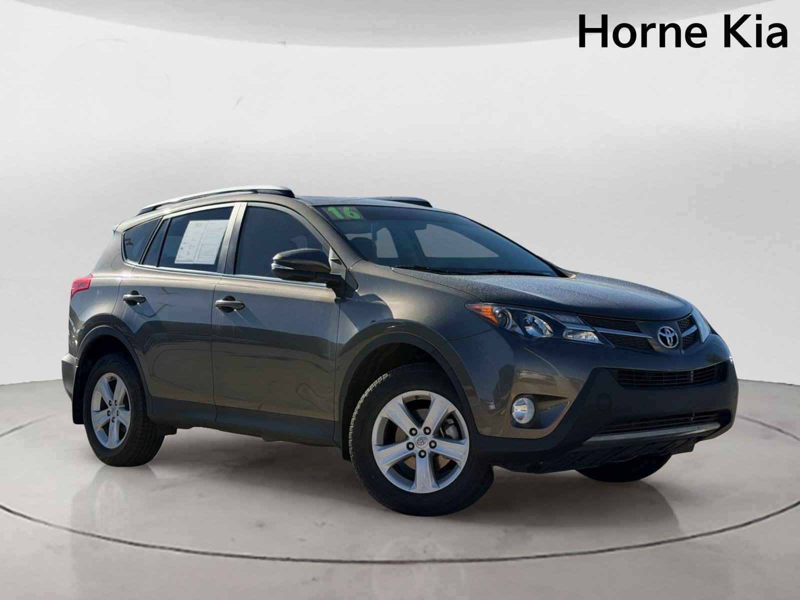 Used 2014 Toyota RAV4 XLE FWD image 2