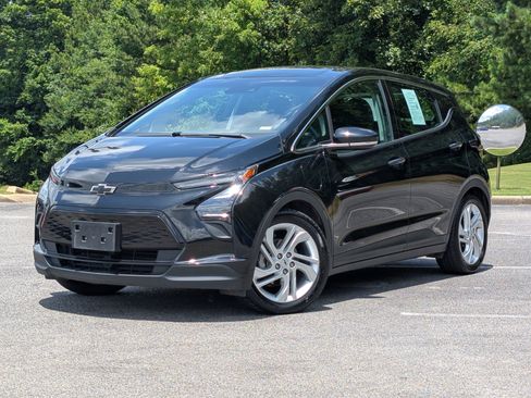 Used 2023 Chevrolet Bolt LT w/ Driver Confidence Package FWD image 4