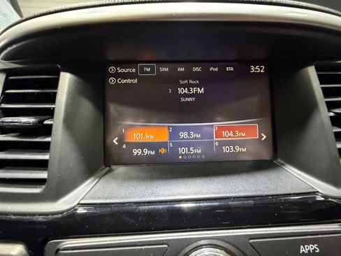 Used 2019 Nissan Pathfinder SV image 28